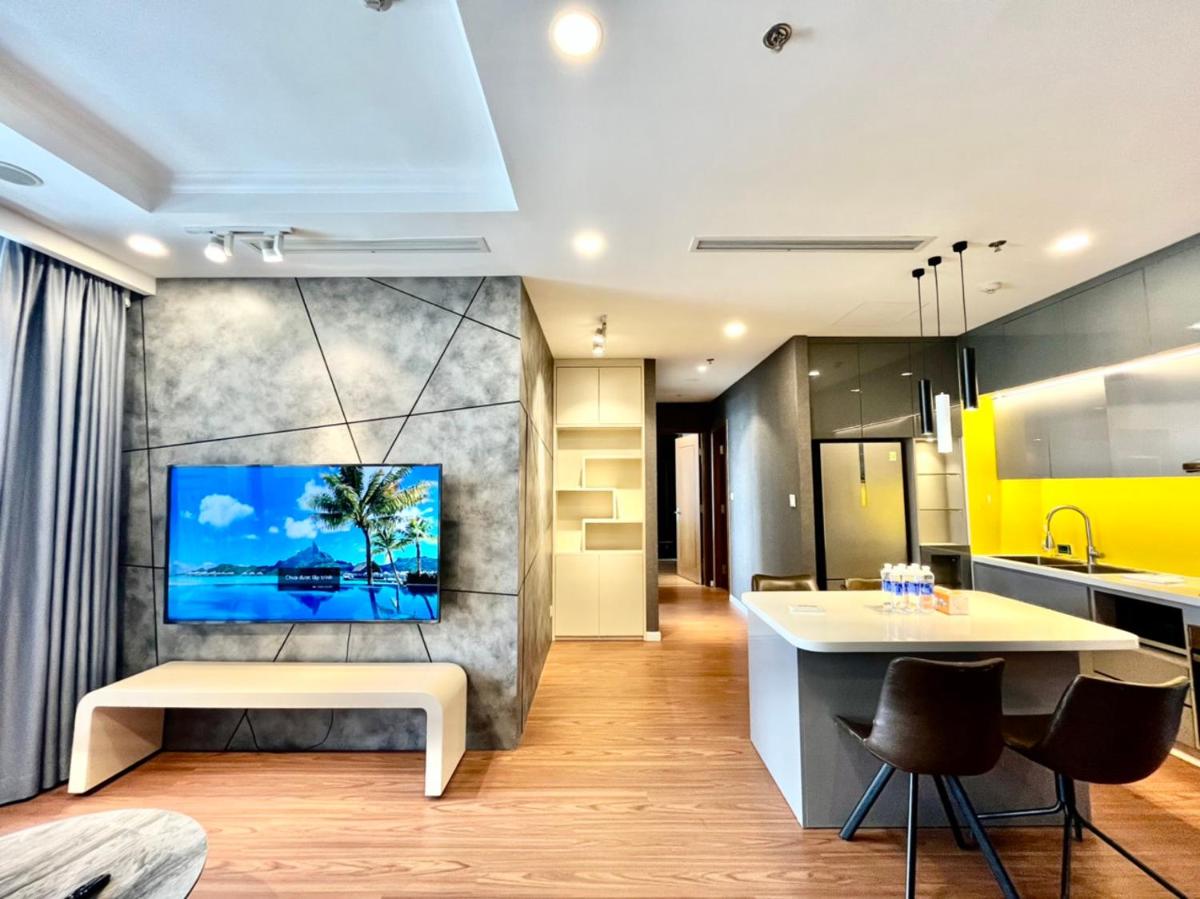 2 Bedrooms Landmark 6