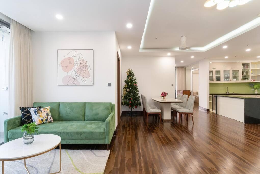 4-Bedroom Apartment @ Vinhomes Times city