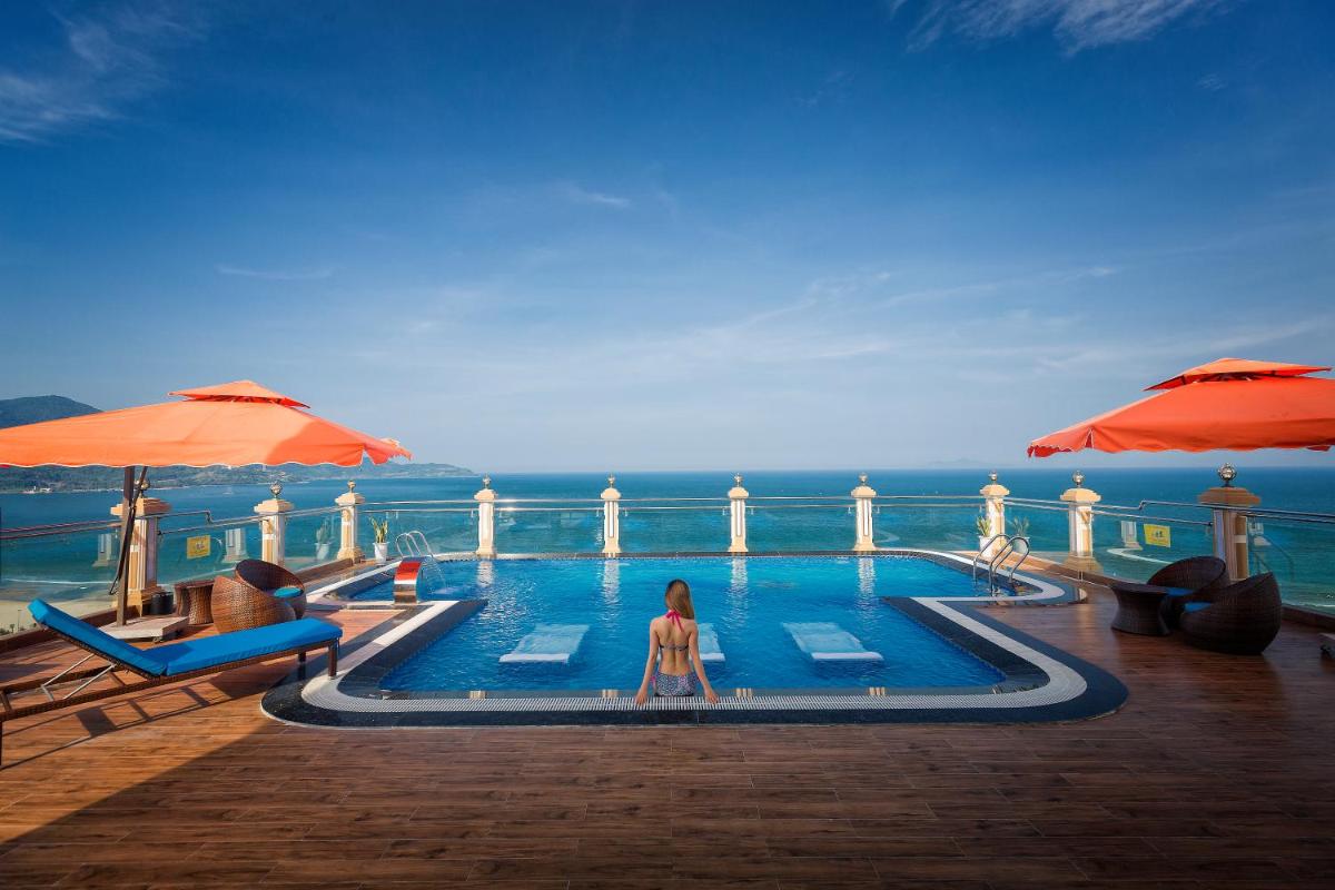 7 Seven Sea Hotel