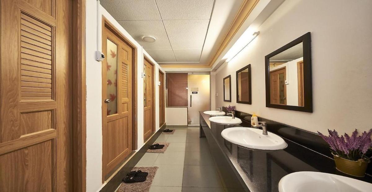 Alleyway Hostel