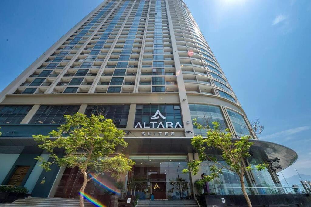 Altara Beachfront Suites Da Nang