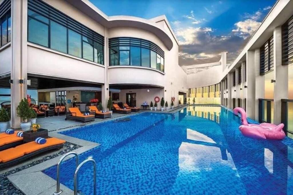 Altara Luxury Beachfront Suites