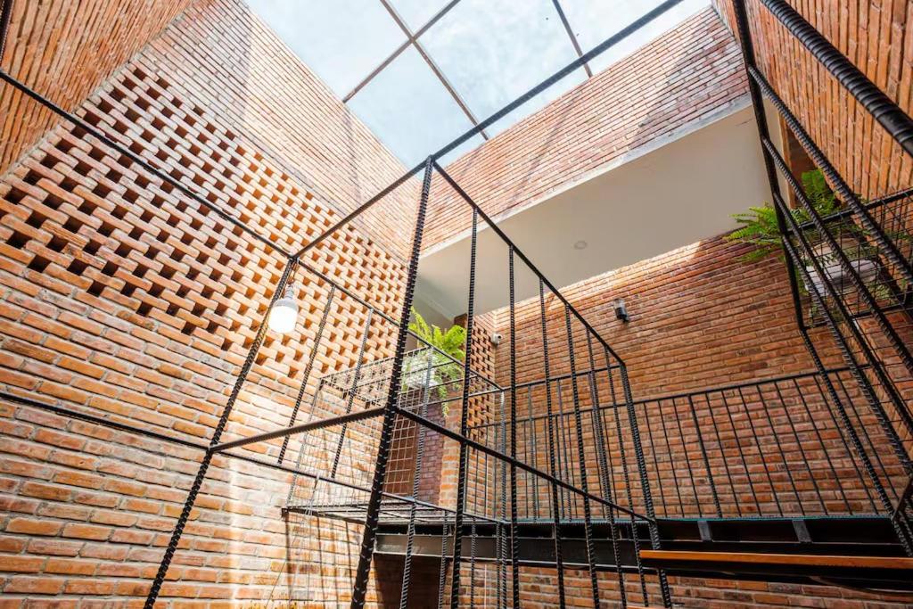Ami Foreign Center Da Nang - Large Windows, Have Balcony & Use Terrace