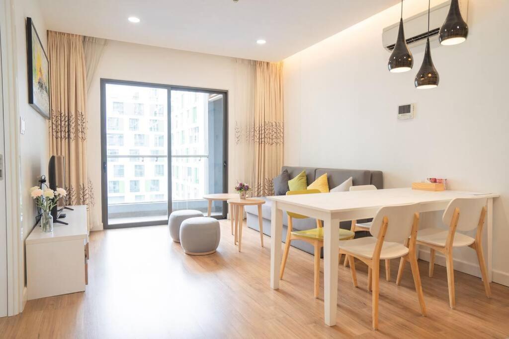 Apartment near the airport free Pool & Gym