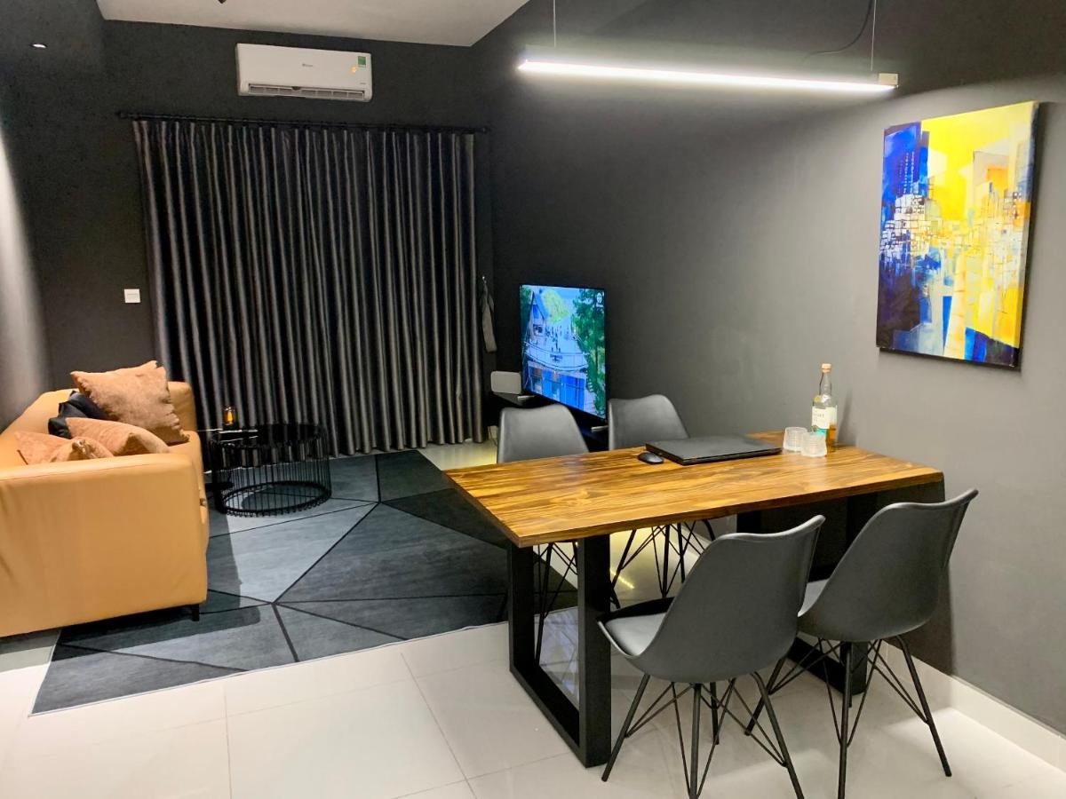 Apt D1 HCMC - apt adjacent to Ben Thanh market and Bui Vien street, commercial centers - 17.04