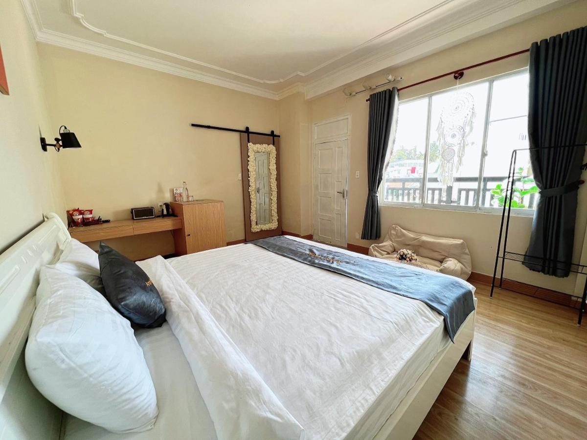 AroRy Hotel
