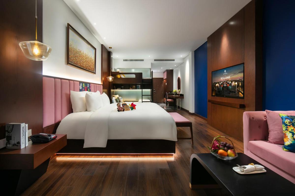 Aurora Central - A Family Hotel