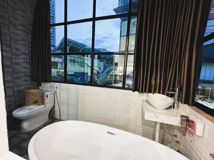 Bathhub Amoureux Chùa Hà