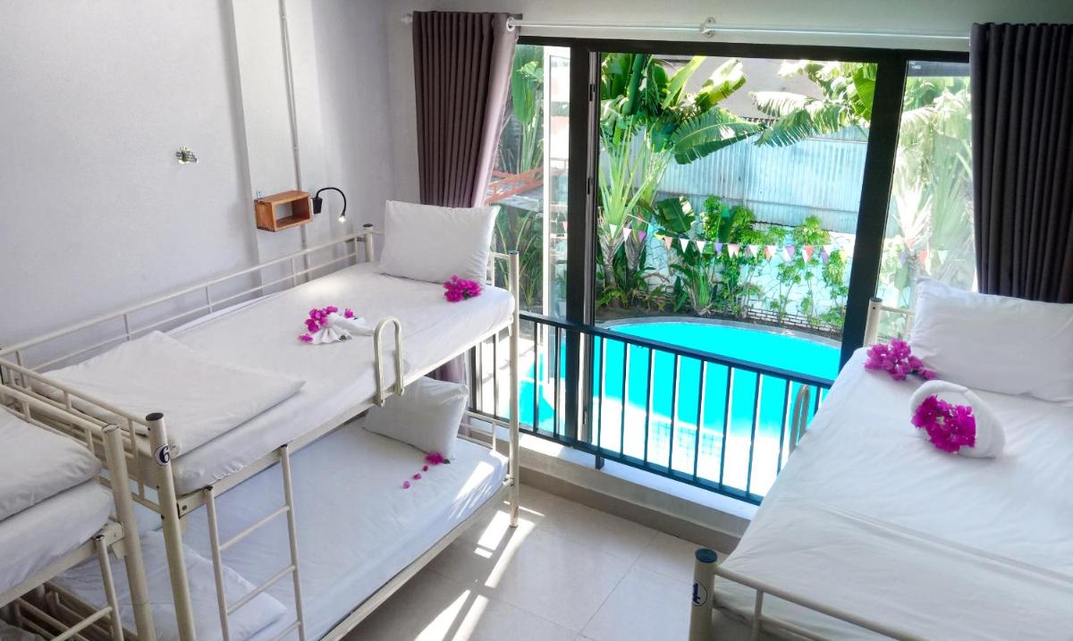 Bed Station Hostel & Pool Bar Hội An " Former Sunflower"