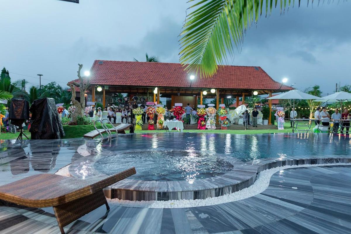 Bum King Resort Hồ Tràm