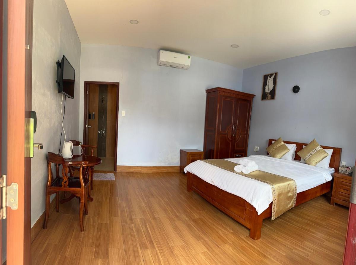 Bungalow Hotel