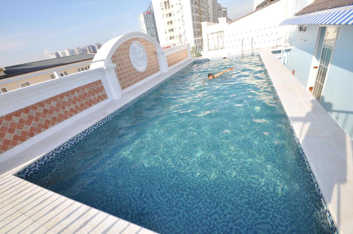Central Hotel & Residences Swimming Pool