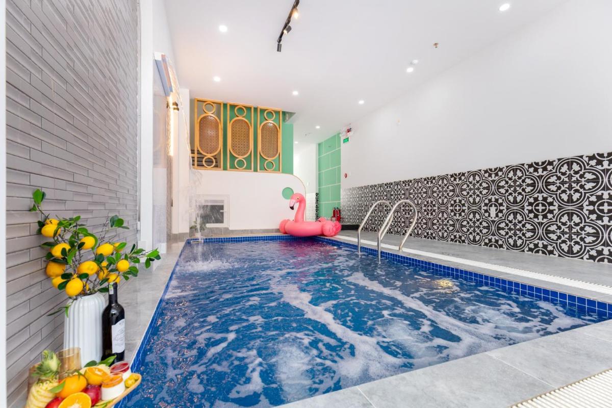 CHINGU LUX HOUSE - Mini Villa hồ bơi gần biển