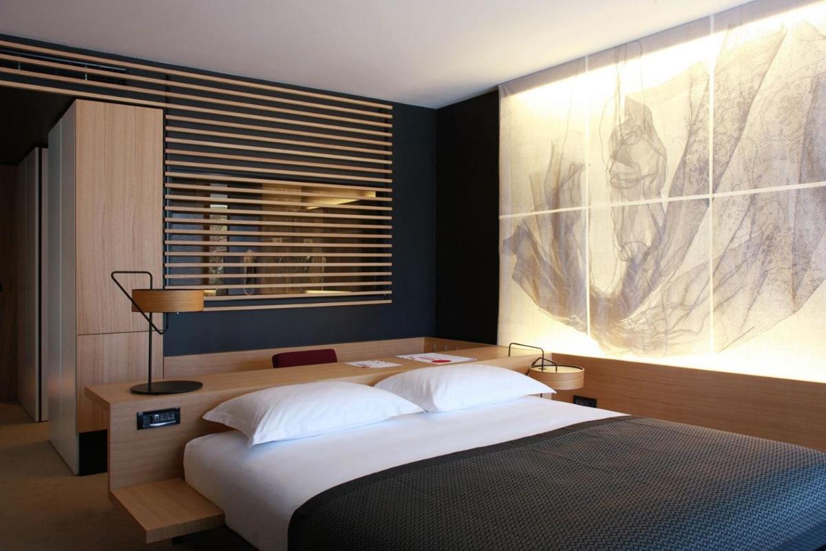 DAYSTAR Hotel