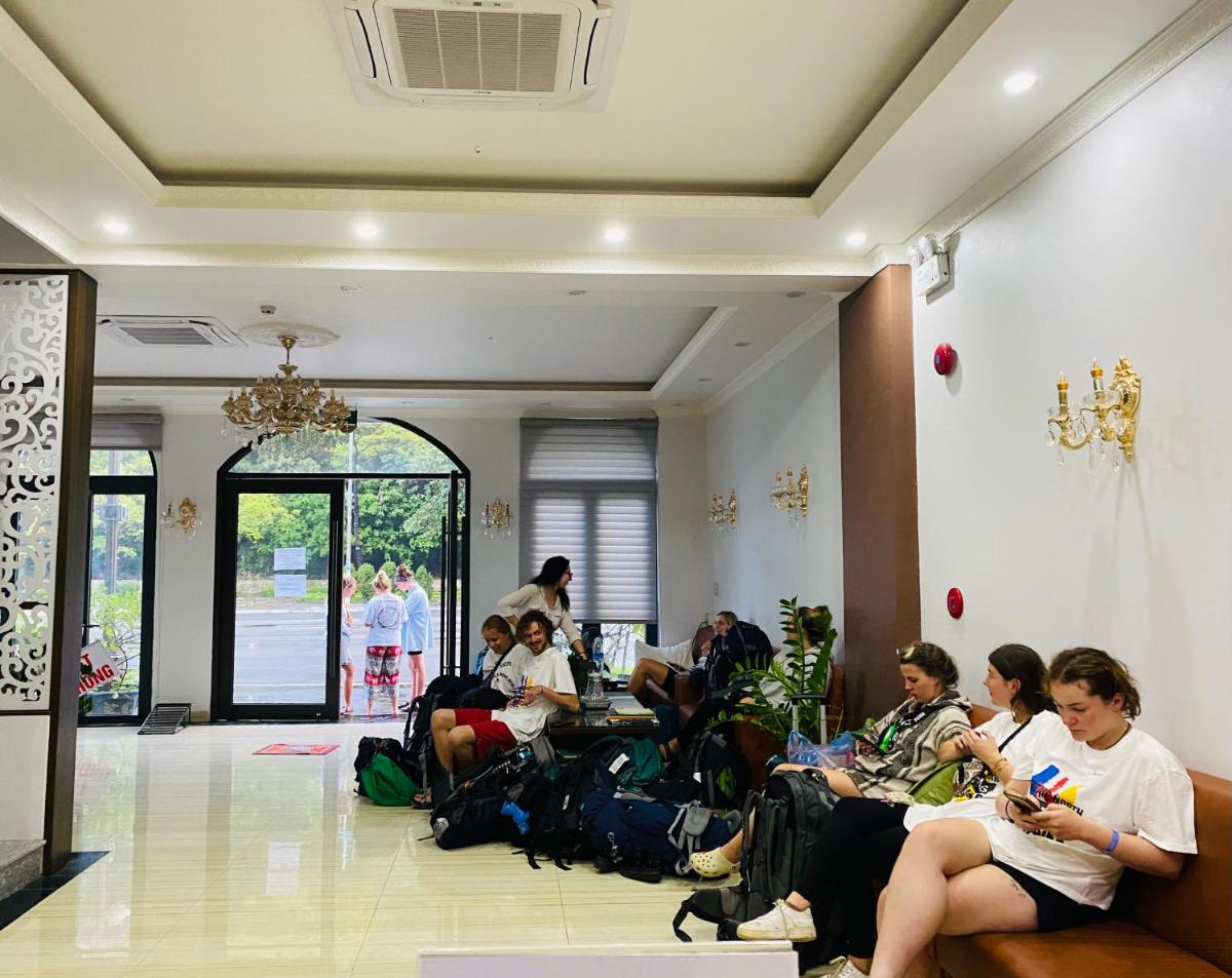 De Charm Hạ Long Hotel