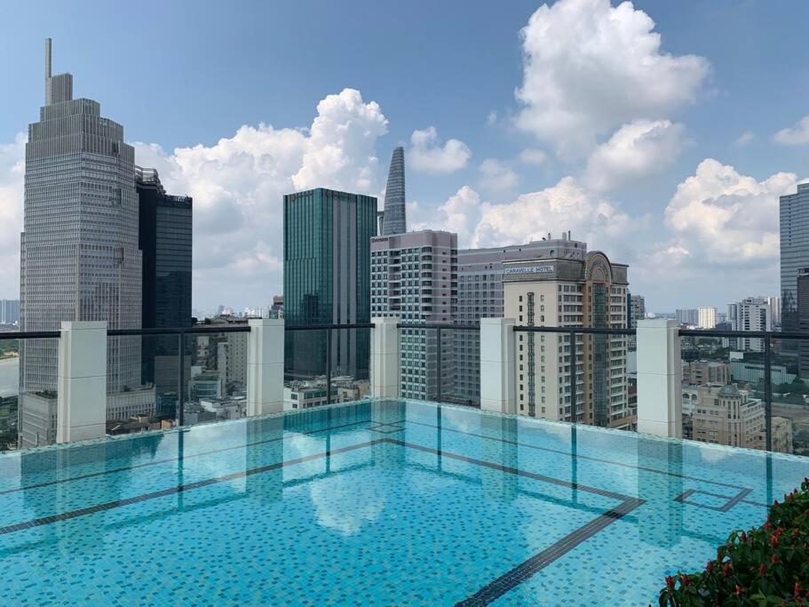 De Lux Central boutique next Hyatt ,Opera House ,Benthanh ,Pool,Gym