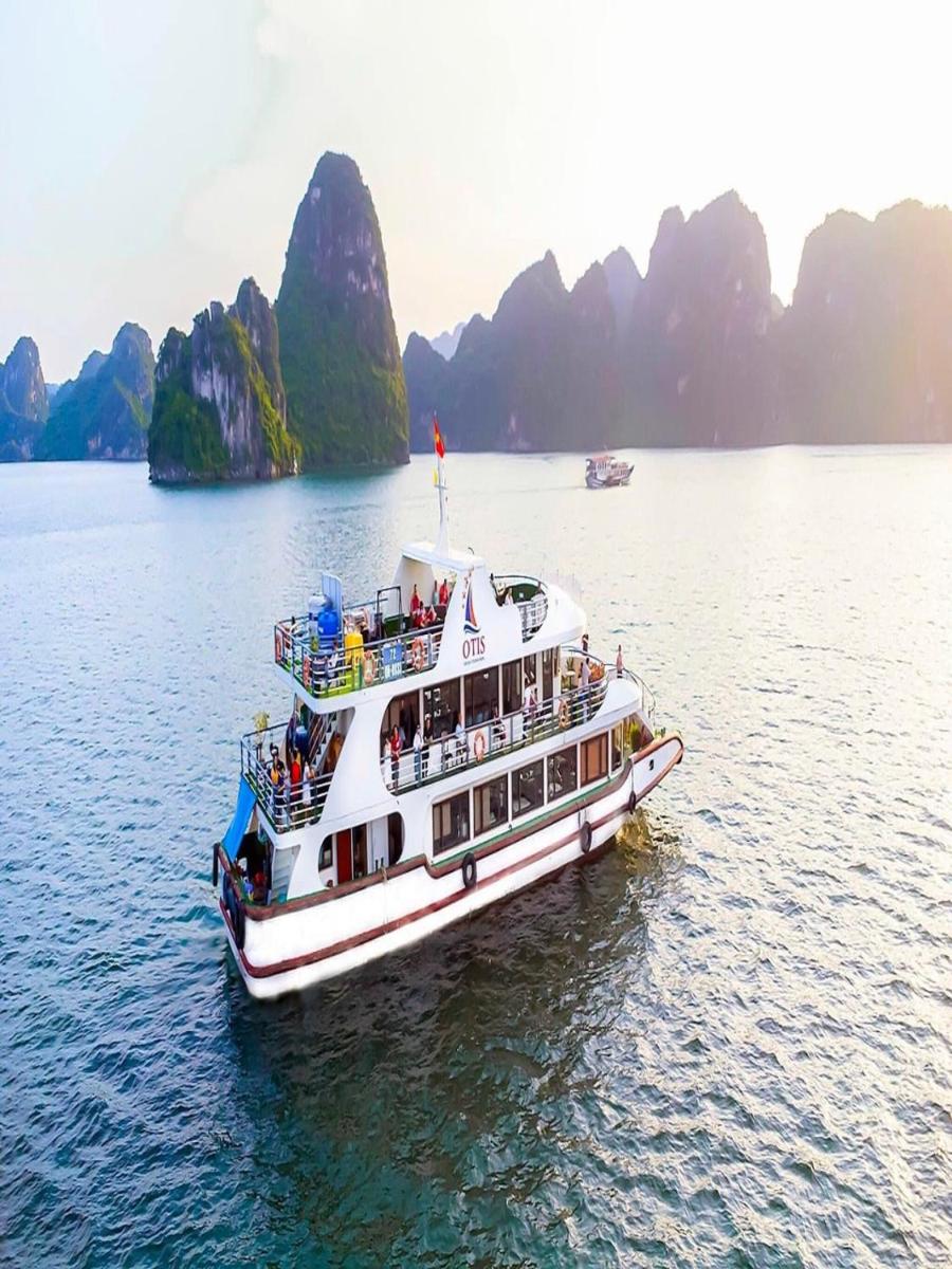 Du thuyền 3 sao thăm vịnh Hạ Long trong ngày - Oti