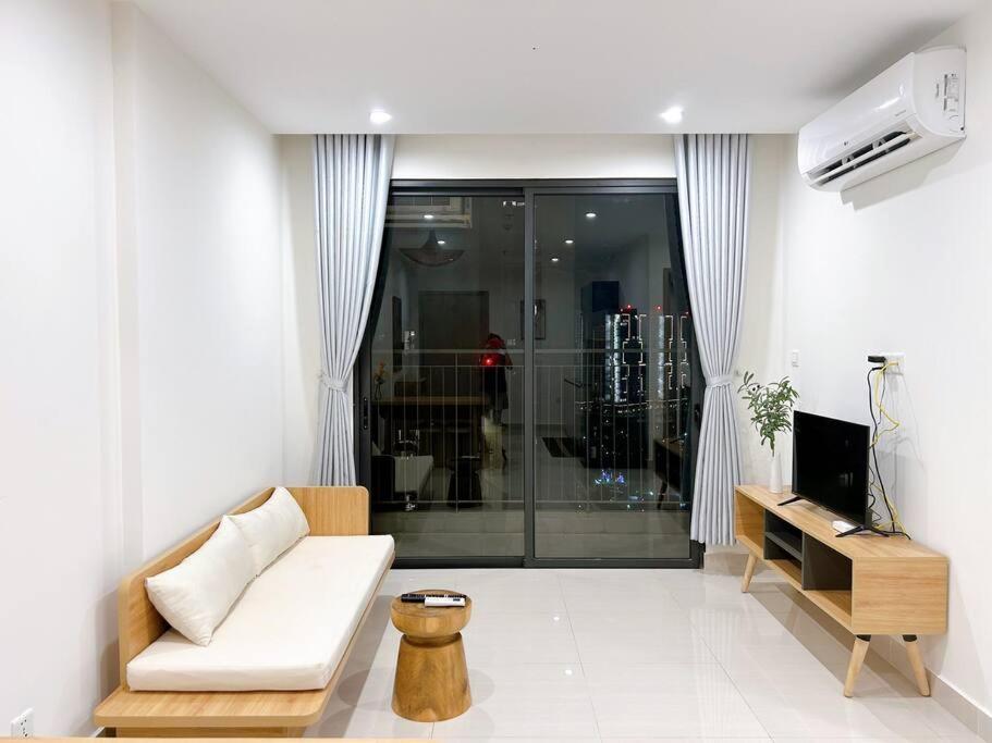 Emma House 11 - Can ho 3PN Vinhomes Grand Park Q9