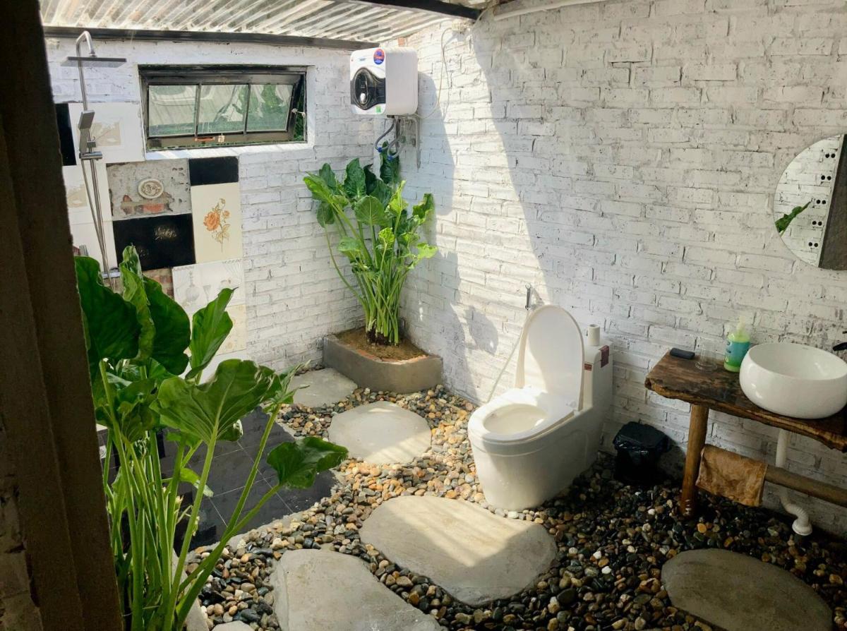 Ex House - Nhà Người Yêu Cũ