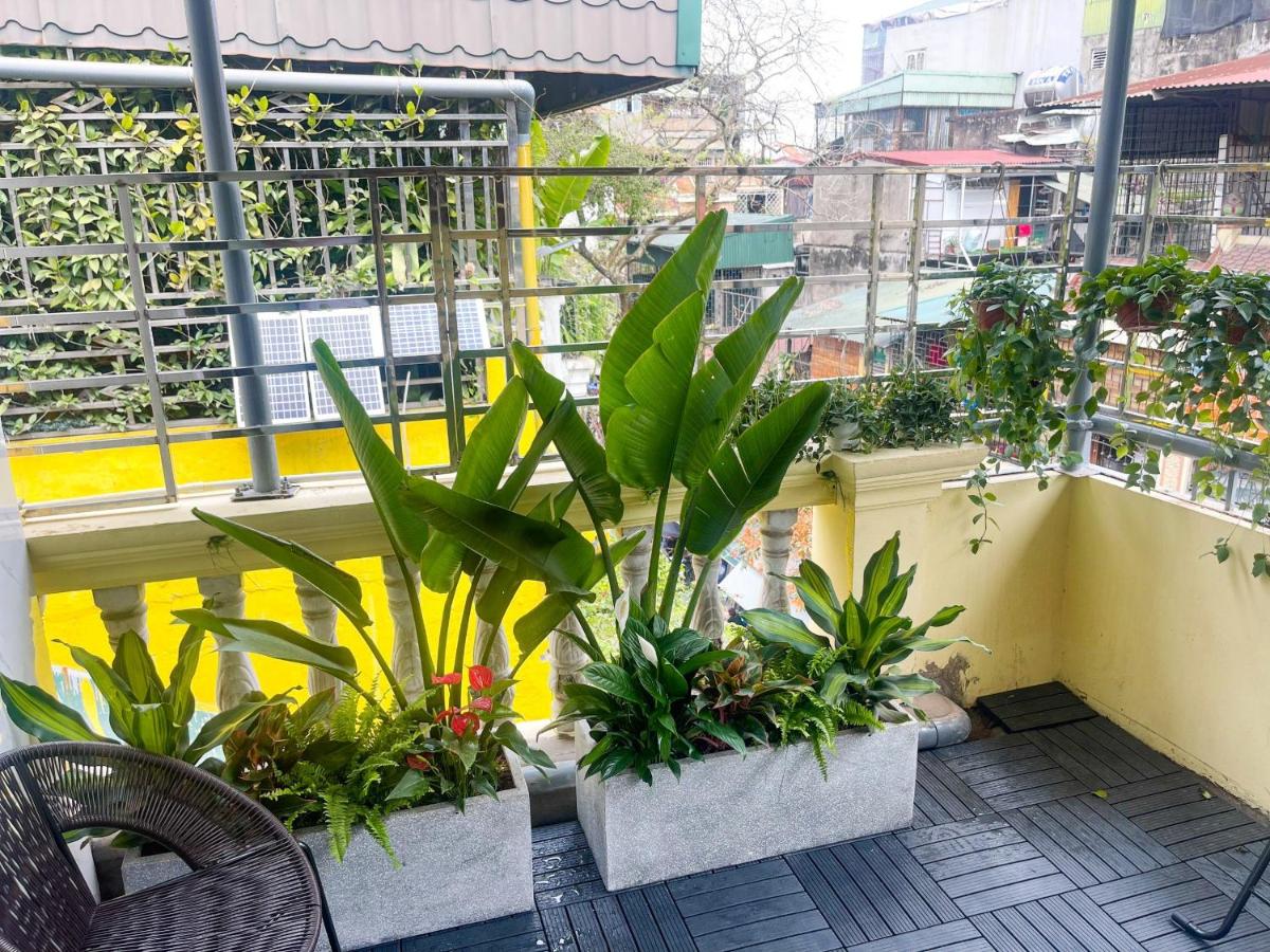 Garden Balcony Room In Old Quarter Netflix Free Washer Dryer