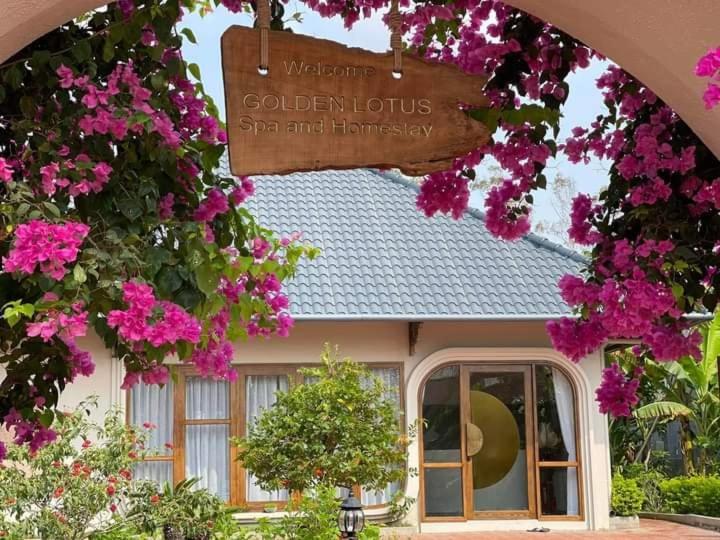 GOLDEN LOTUS SPA & HOMESTAY