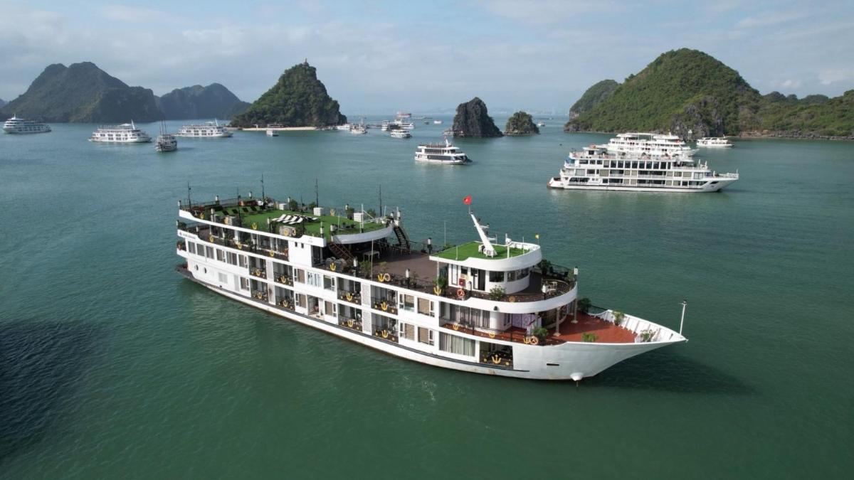 Halong aquamarin royal Cruise