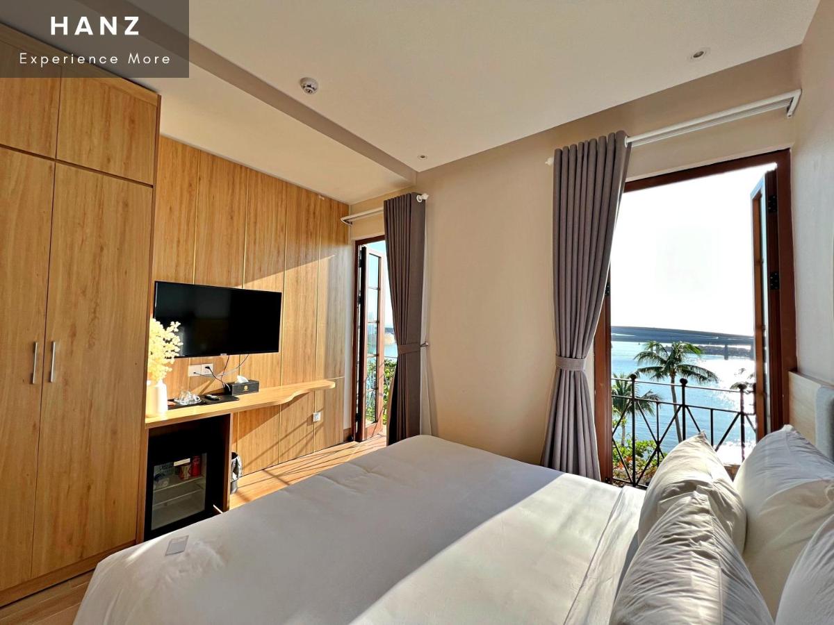 HANZ Lagoon Sunset Boutique Hotel