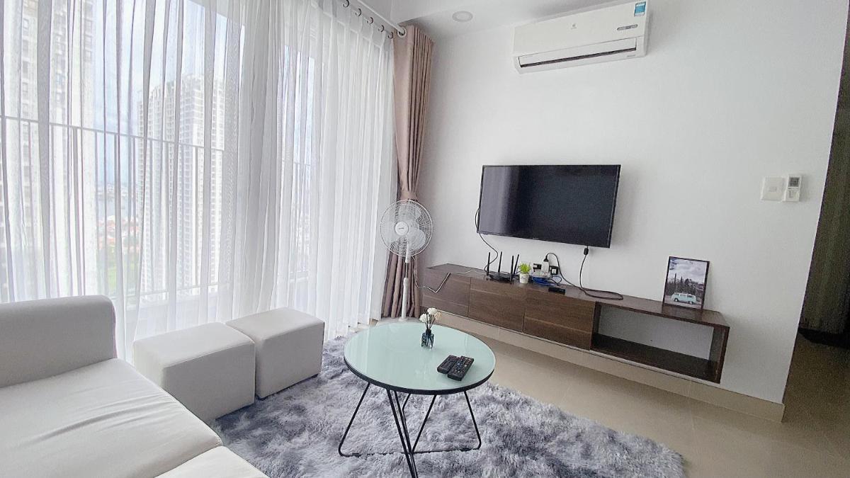 HHomes - Luxury 2 Bedroom with Pool GYM BBQ at Masteri Thao Dien