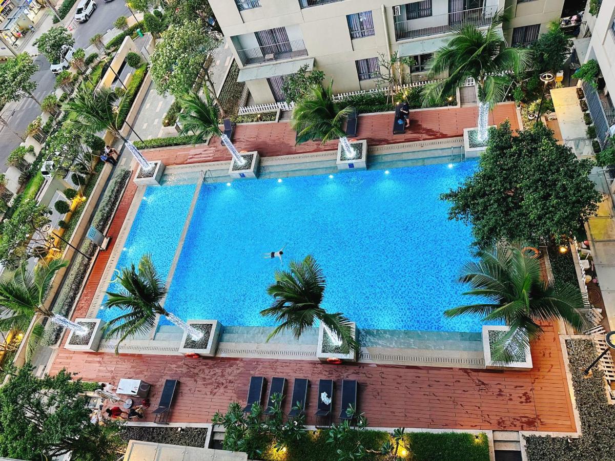HHomes - Luxury 2BR Nice View at Masteri Thao Dien & Pool GYM