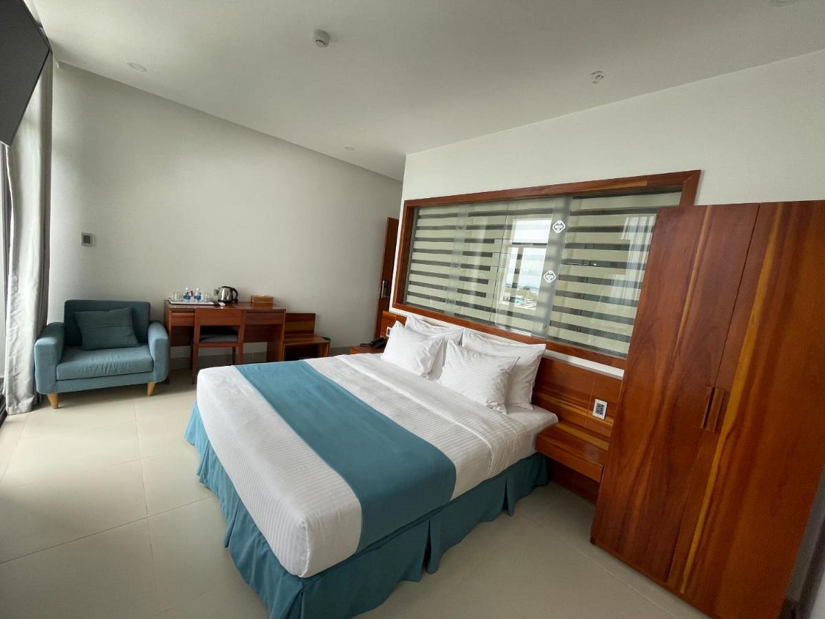 Hồng Tuyết Hotel PQ - by BAY LUXURY