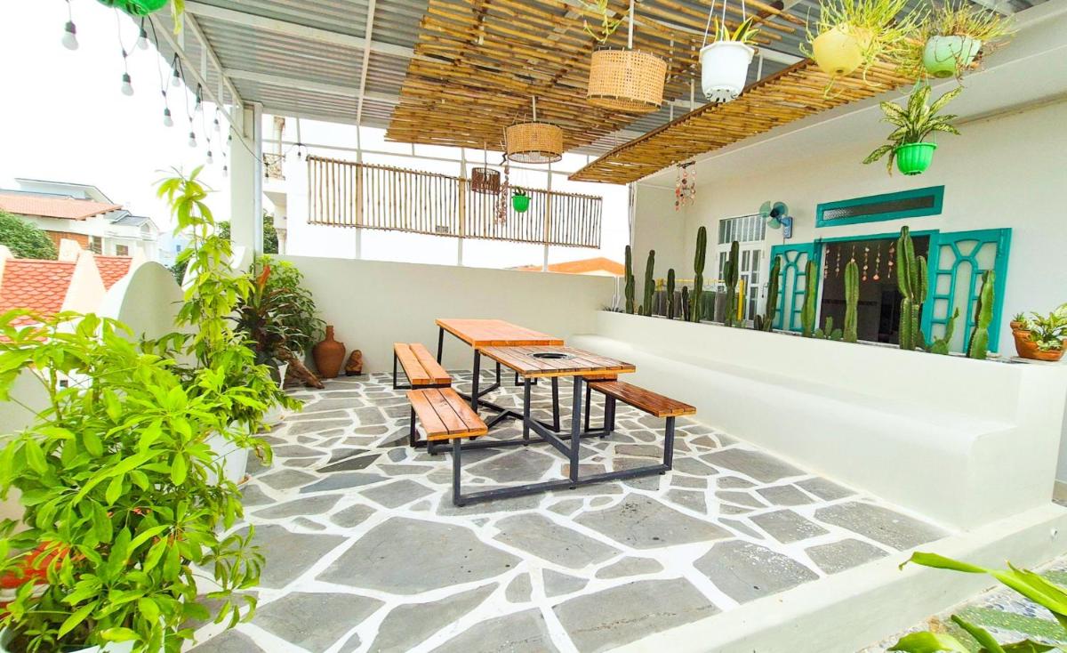Là Nhà Homestay Phan Thiết - 4 Phòng ngủ - Tối đa 15 khách - Sân BBQ - Bếp - Sân đỗ oto - Chìa khóa nguyên căn trao tay - riêng tư - Cách biển 500m - HỖ TRỢ GIÁ TỐT NHẤT