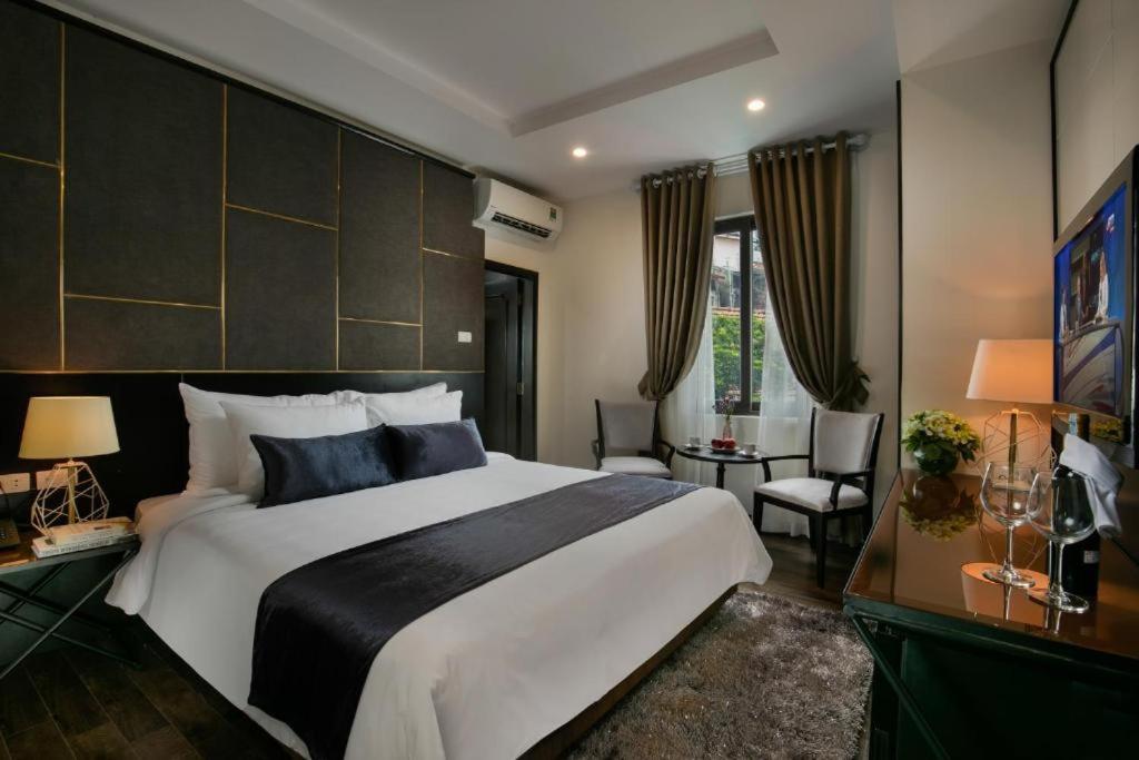 La Sante Hotel HN - by BAY LUXURY