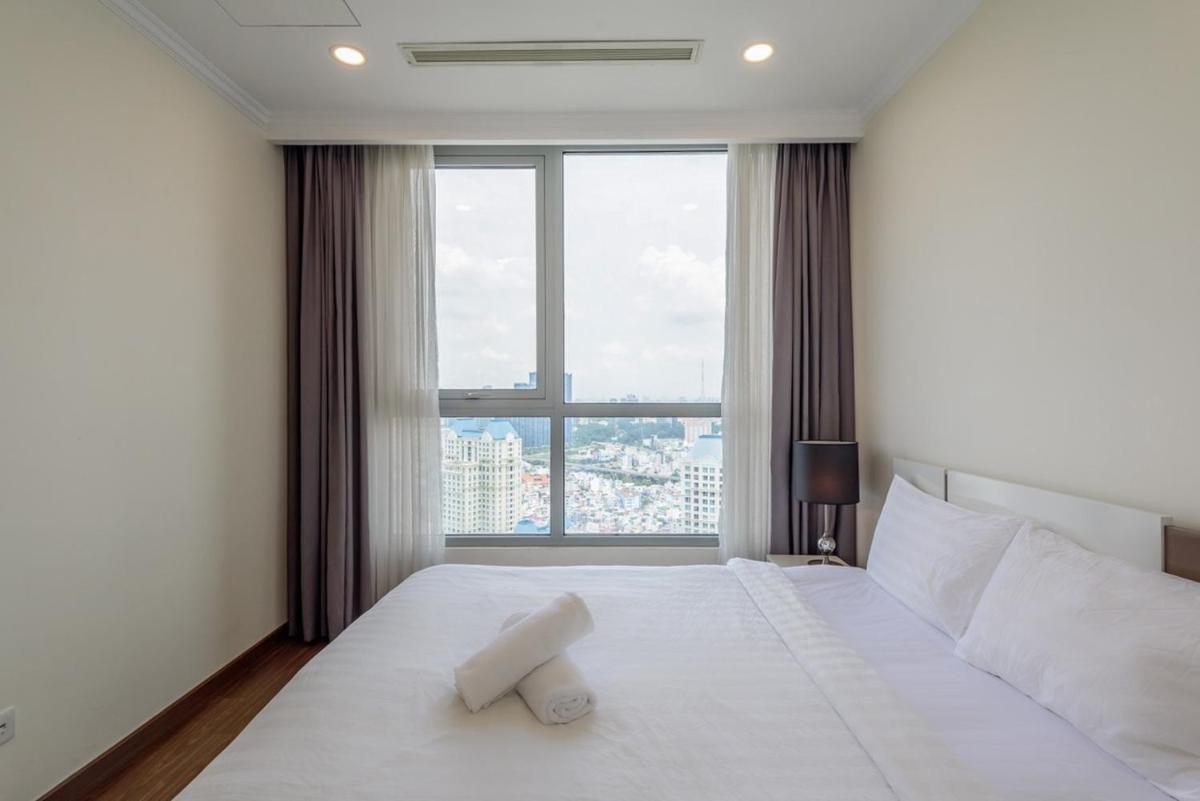Landmark Plus & Free Gym and Pool At VCP