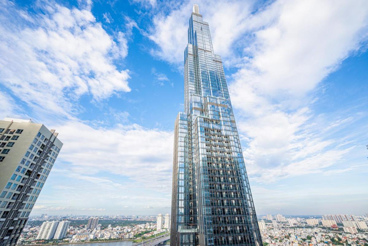 Large 3-bed apartment at Landmark