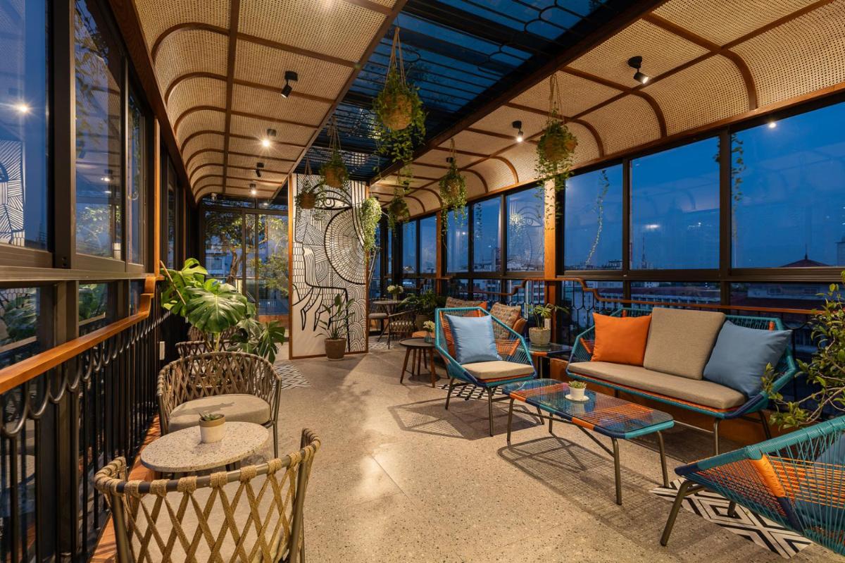 Le Parfum Apartment and Hotel