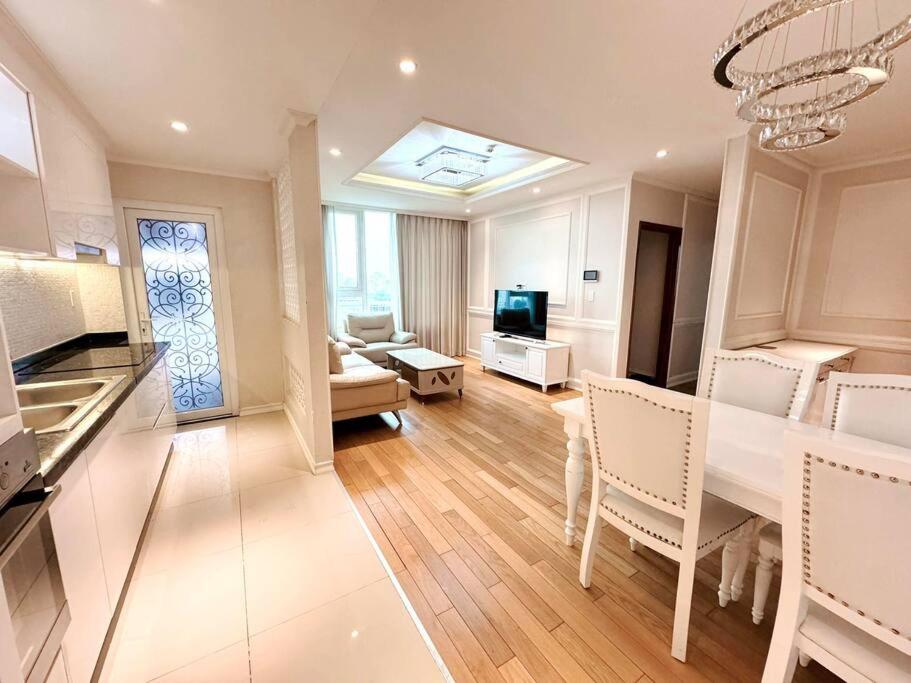 Leman Luxury Apartment 2BR. POOL, GYM & CAFE