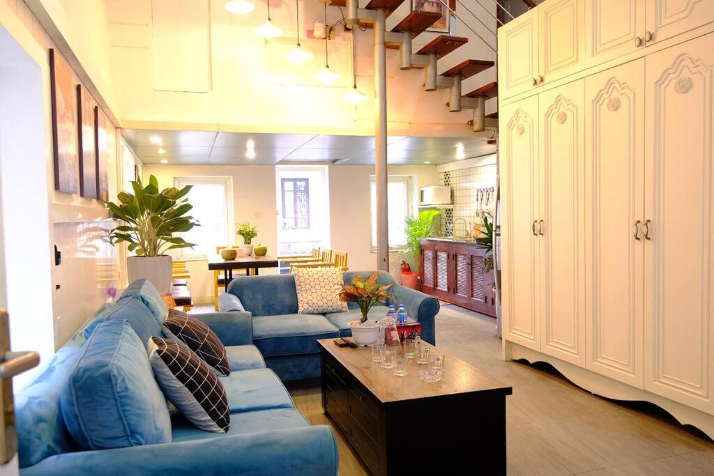 Louis Home 3 Bedroom Balcony