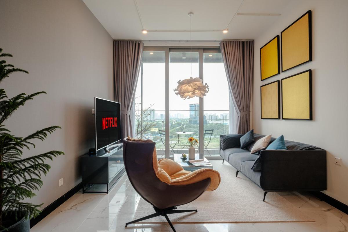 Lux Executive Residence @ Empire City by CIRCADIAN