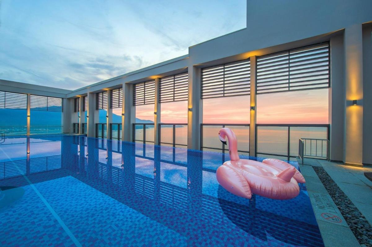 Luxurious Ocean View Suites in Altara Suites Building