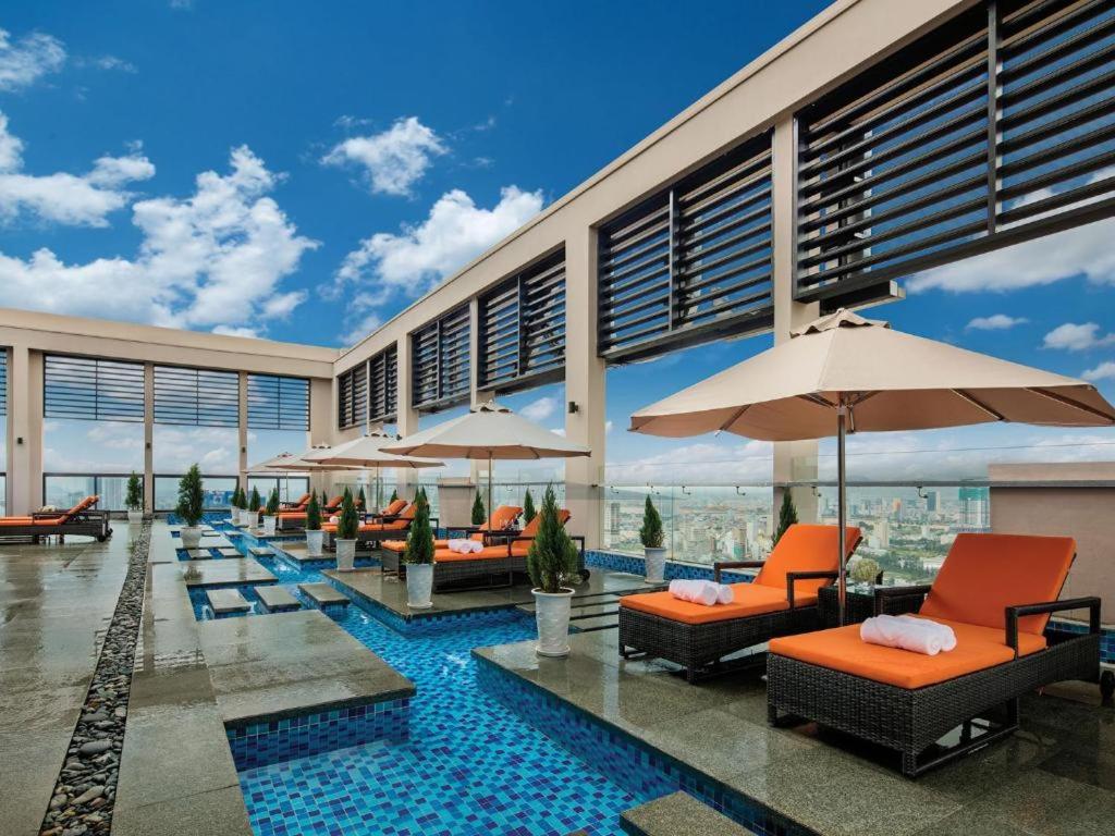 Luxury 2 Bedroom at Altara Suite