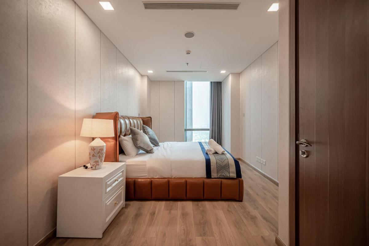 Luxury Apartment in Landmark 81