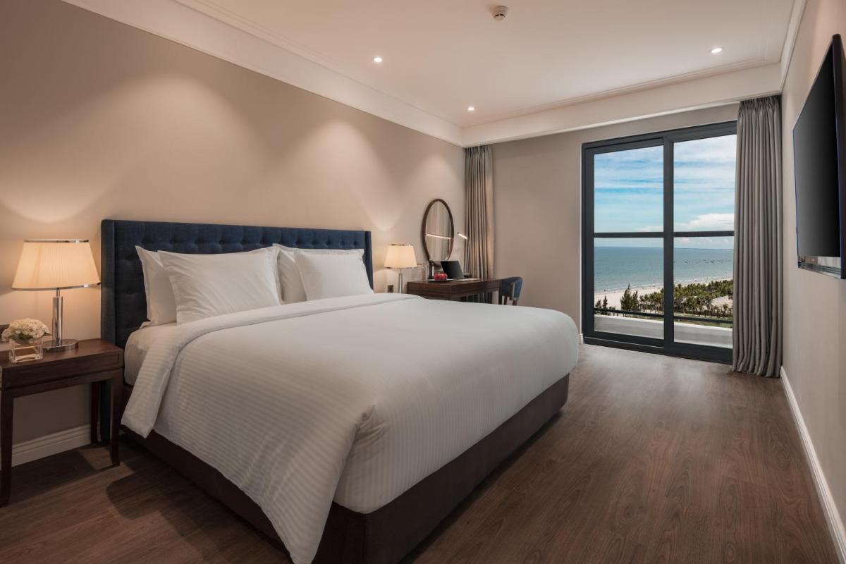 Luxury Apartment with Ocean View at Sheraton Building by Ruby