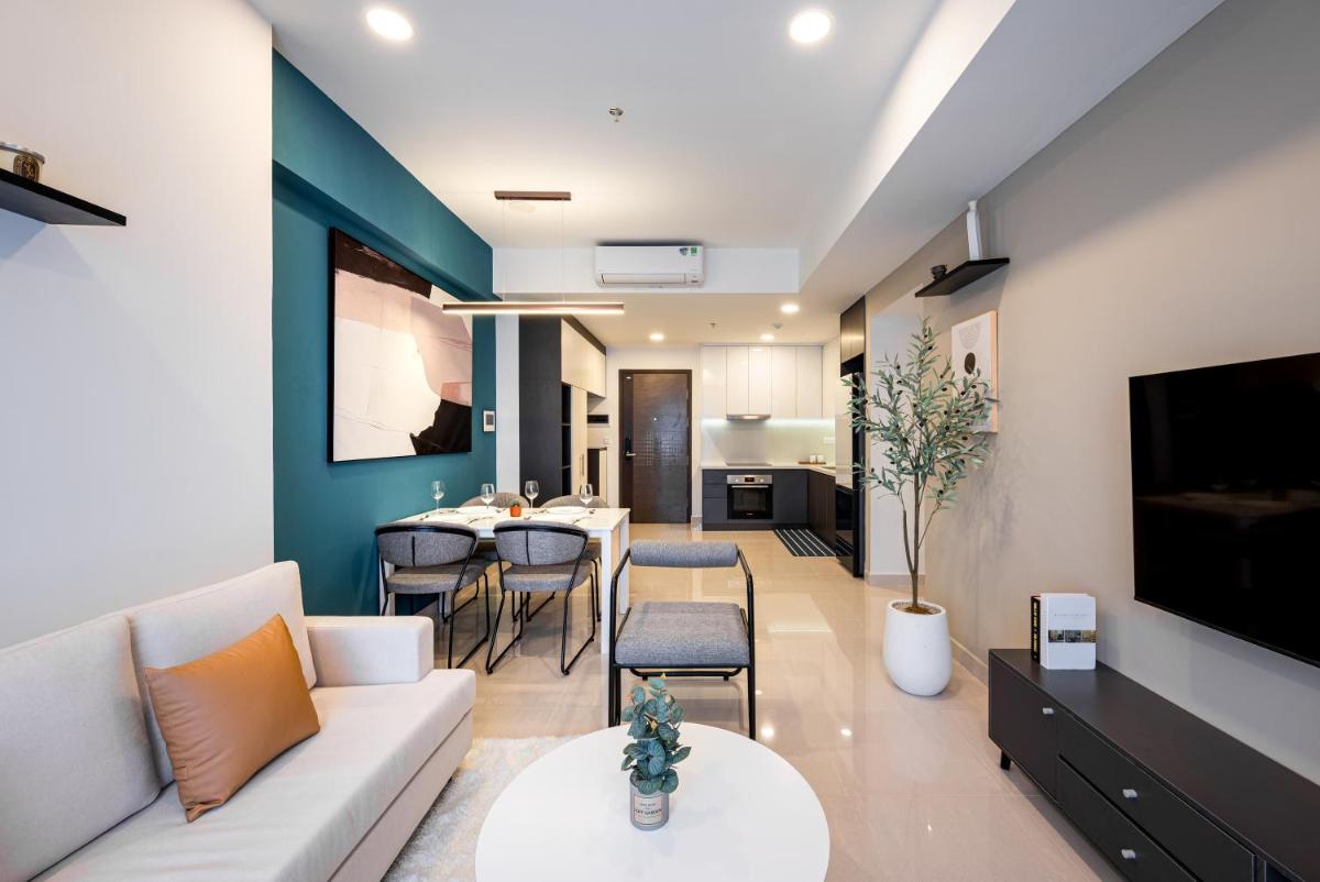 Luxury Modern, D1, 3 King BRs+2Wc, 300m Bui Vien