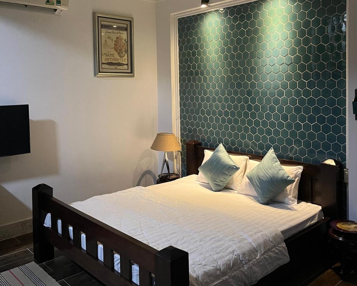 LYNA HOMESTAY