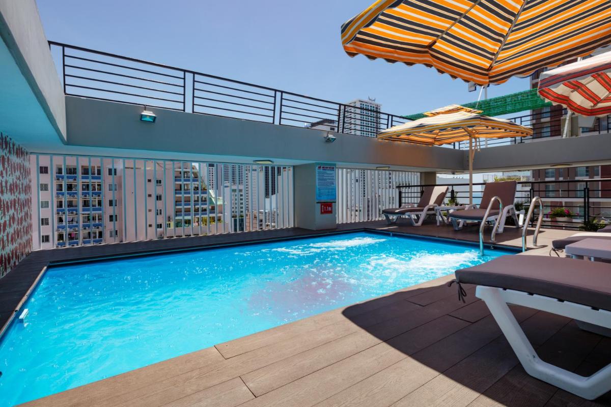 Maple Leaf Hotel & Apartment