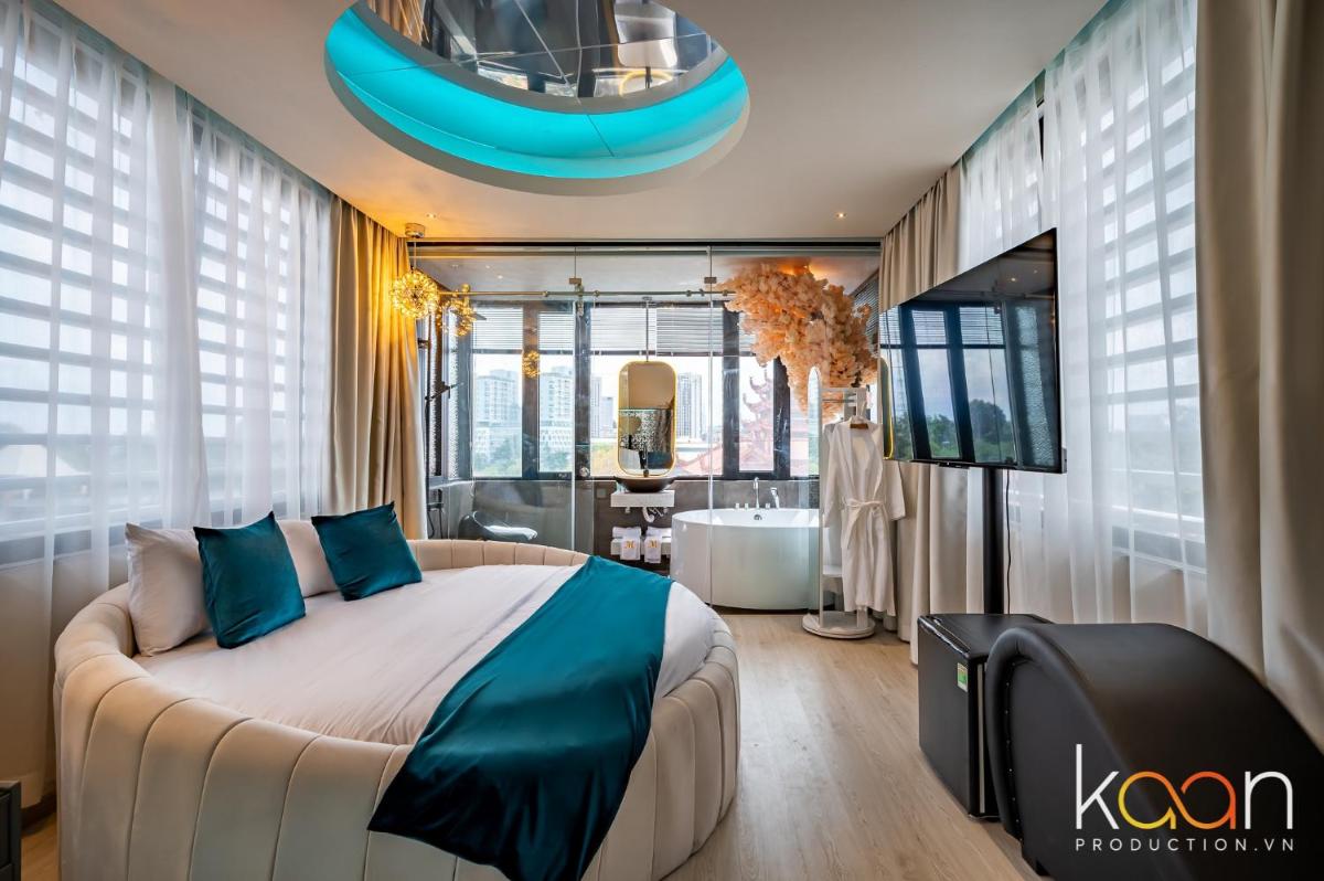 Midas Hotel