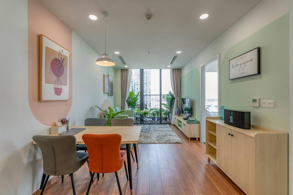 Modern, fully equipped and stunning city view 2BR Apt, 5m to PMH