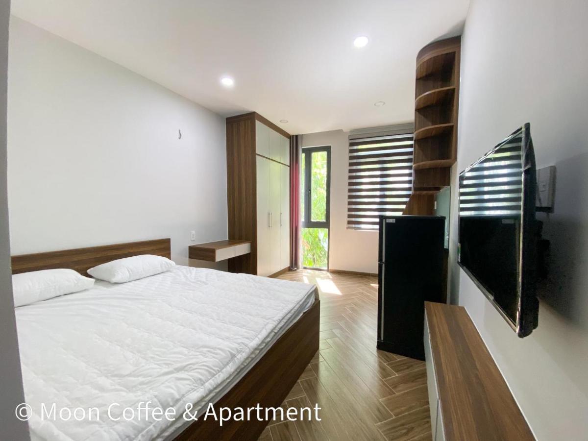 Moon Apartment