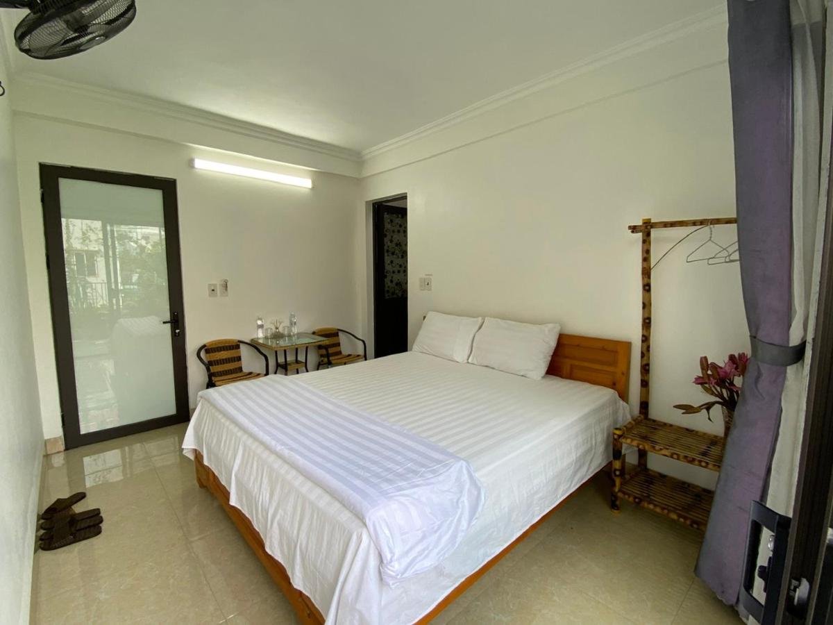 Mr Thông, Đội 2 (Tam Coc Motel)