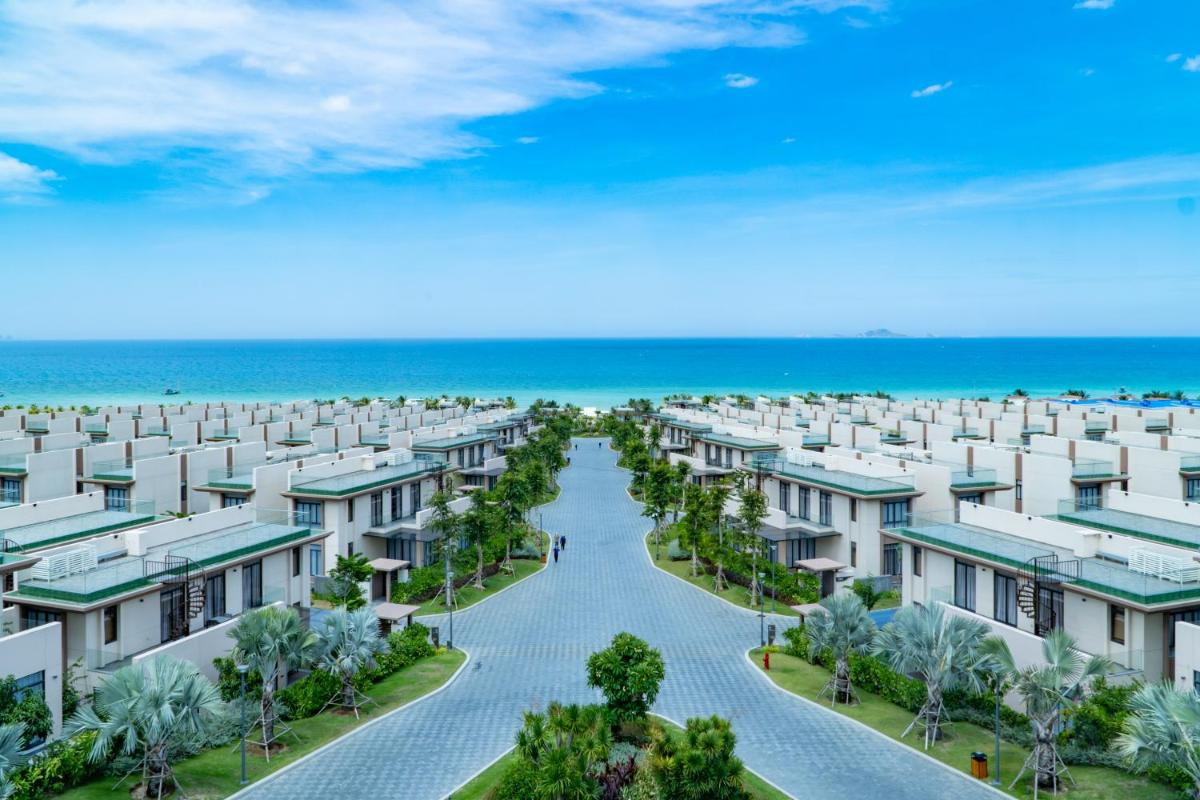 Mysterio Pool Villas & Beach Resort Cam Ranh